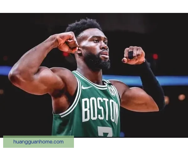 绿军双核对话揭秘 布朗塔图姆交流为全队定下节奏